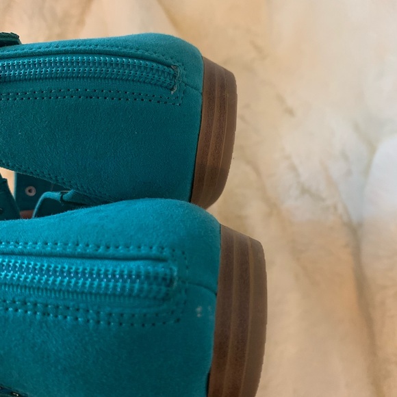 Brand New ladies sandals - Picture 7 of 8